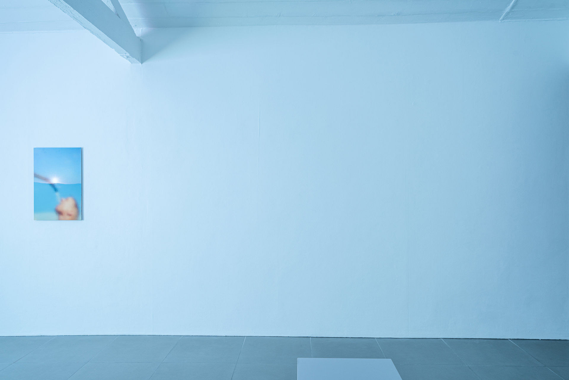 Max Göran, sometimes i feel like my wheels ain‘t touchin‘ the ground, Installation View, 2023, c-type print on dibond, 70x50 cm