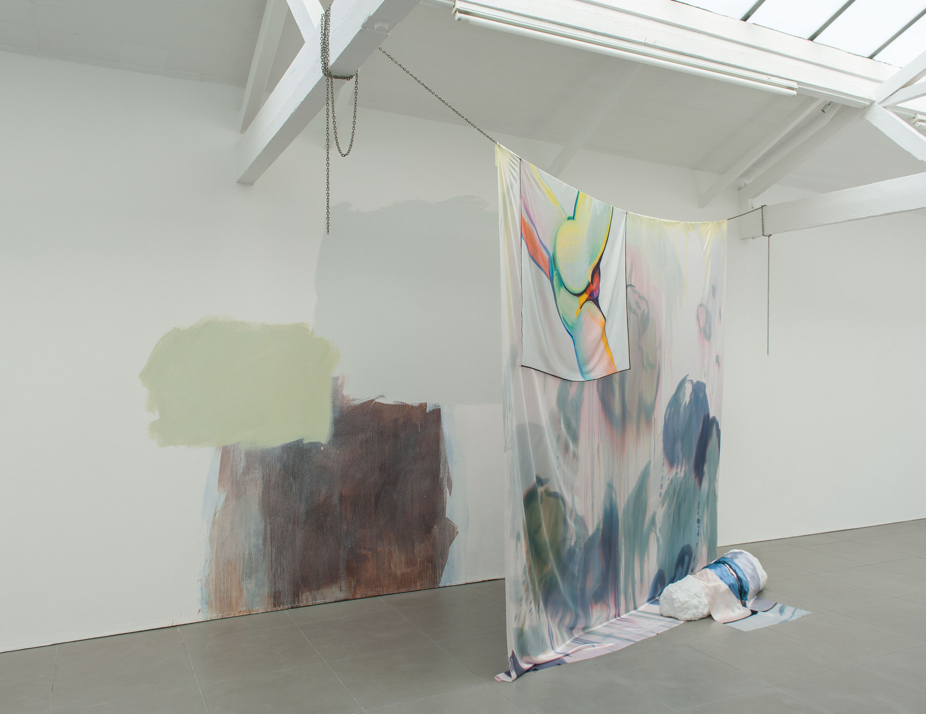 Roman Fountain, 2014, Celia Hempton, digital print on silk satin, 60 x 72 cm, silk paint on silk satin, 275 x 290 cm, acrylic paint on wall. Katie Cuddon, painted ceramic, 125 x 27 x 32 cm, Cell Project Space