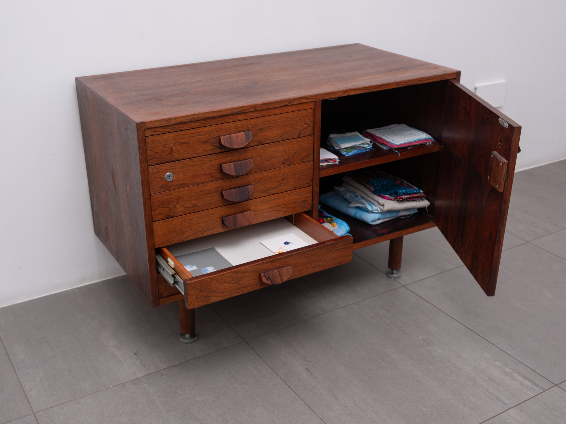  Majd Abdel Hamid, Exhibition view, Daydreamers, 2025, Cell Project Space, 2025