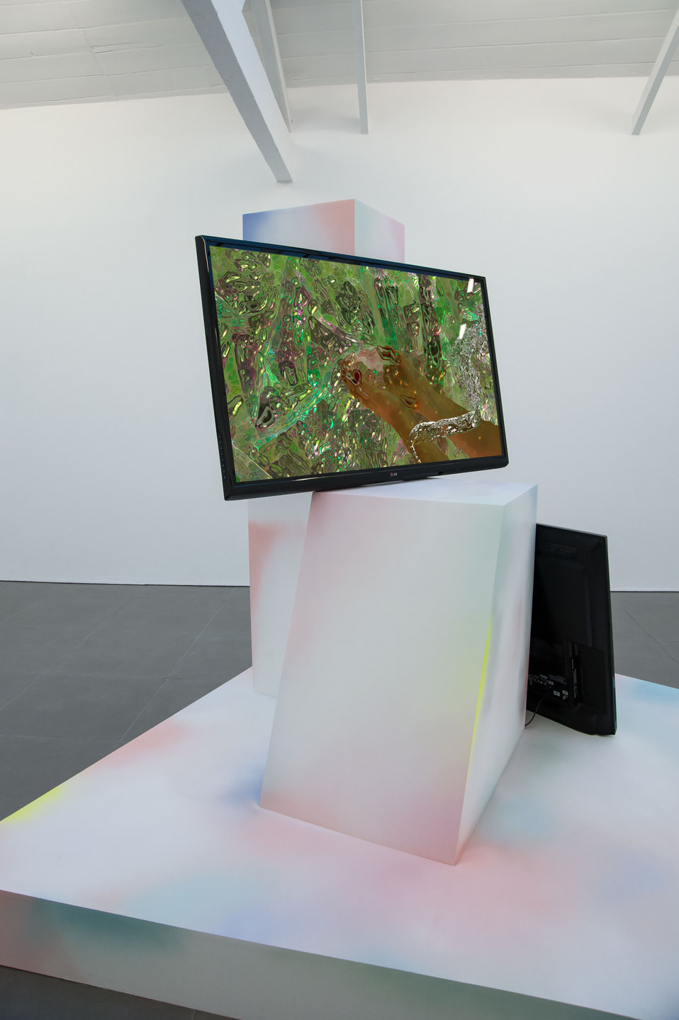 Adham Faramawy, HYDRA, 2014 Adham Faramawy, Hydra, 2014 MDF, spray paint, (l. 237 cm x w. 232 cm x h. 188 cm), Vichy Shower, 2014, two channel video, duration: 9 minutes, 47 seconds, HYDRA, 2014, Cell Project Space