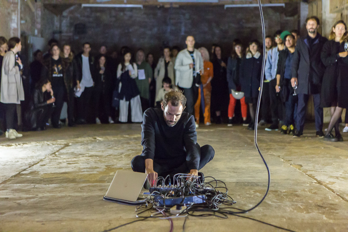 Raphaël Hénard Performance