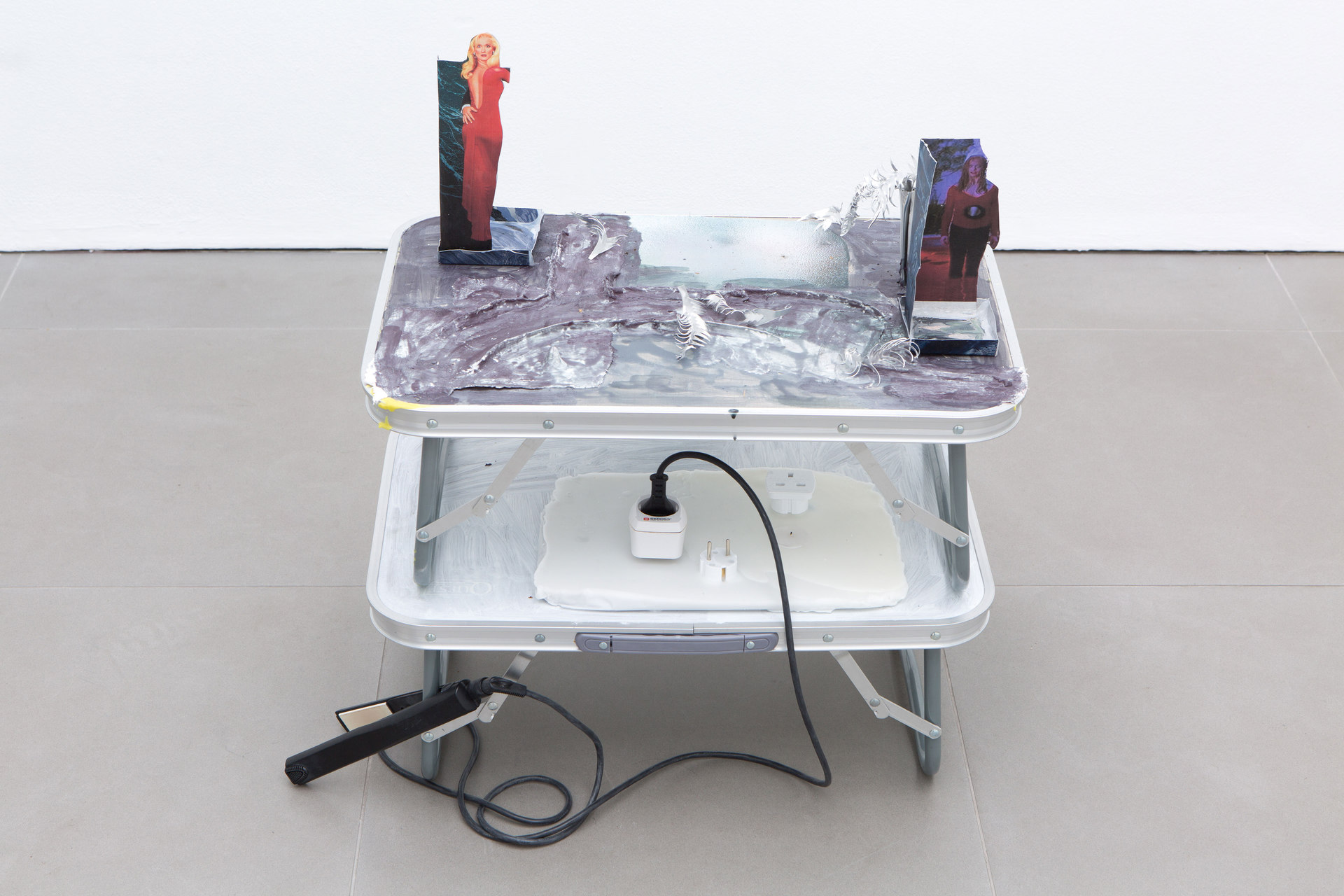 Kate Mackeson & Henrik Potter, ‘landlords are not currently collecting rent in self-love’, Kate Mackeson, Fugue state, 2016, Cell Project Space