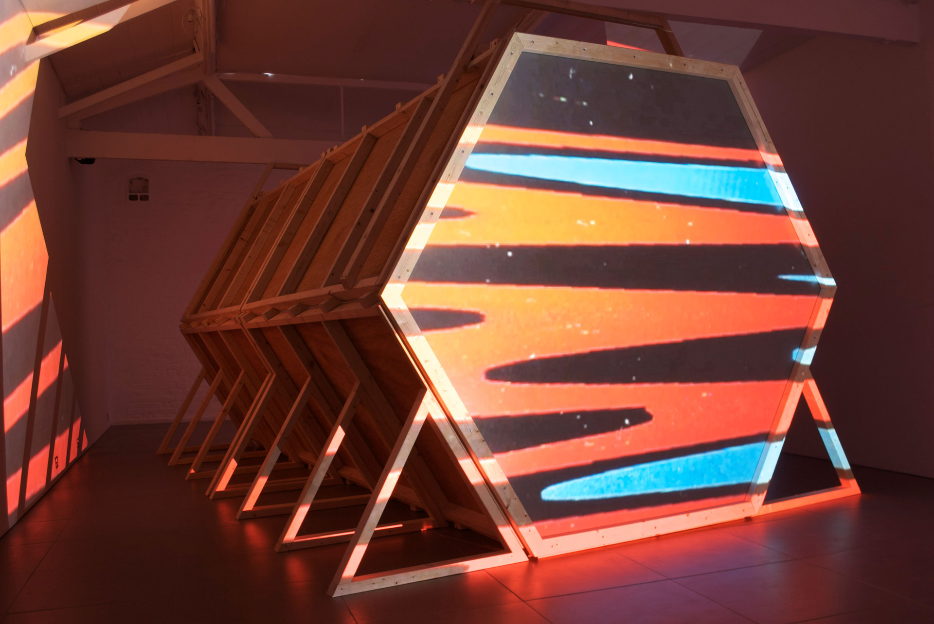 Laura Buckley, Fata Morgana, 2012, mixed media with 1/3 edition digital video, projection, duration 8:18 min, (l. 480 x w. 290 x h. 242 cm), Cell Project Space
