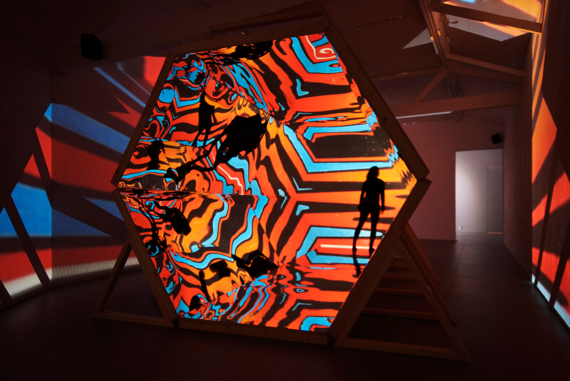 Laura Buckley, Fata Morgana, 2012, mixed media with 1/3 edition digital video, projection, duration 8:18 min, (l. 480 x w. 290 x h. 242 cm), Cell Project Space