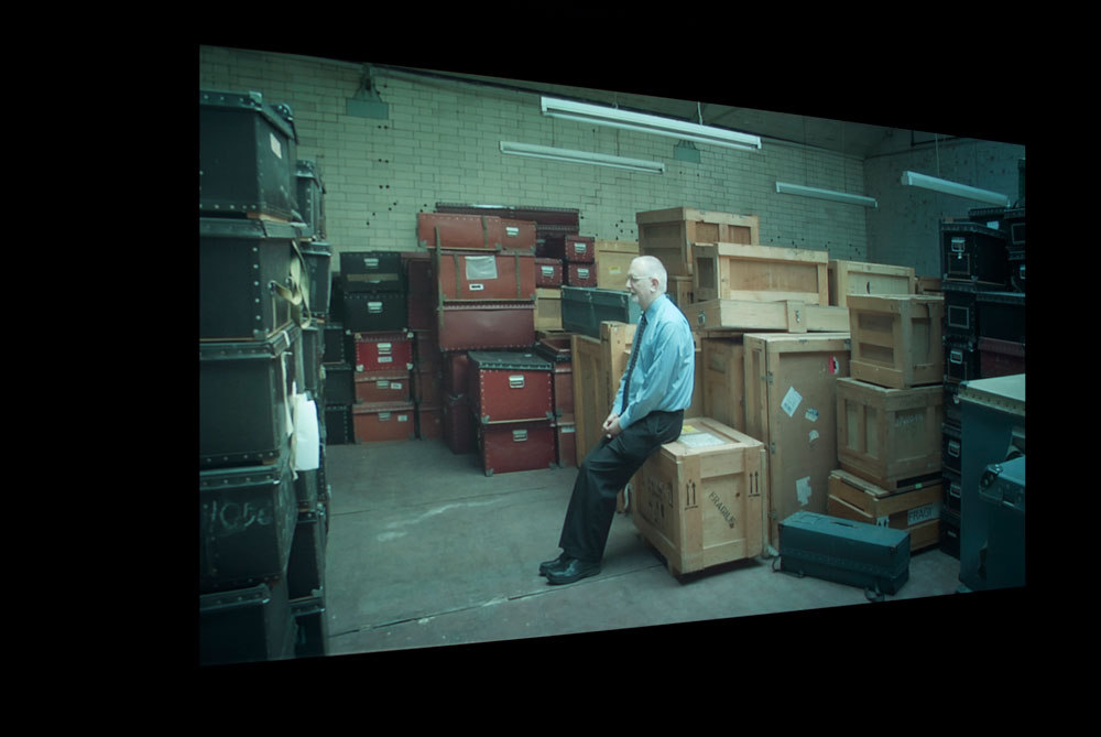 Una Knox, '4 1/2 feet and to the left, behind me', 2011, HD digital video, rear projection(195 x 115 cm), Cell Project Space