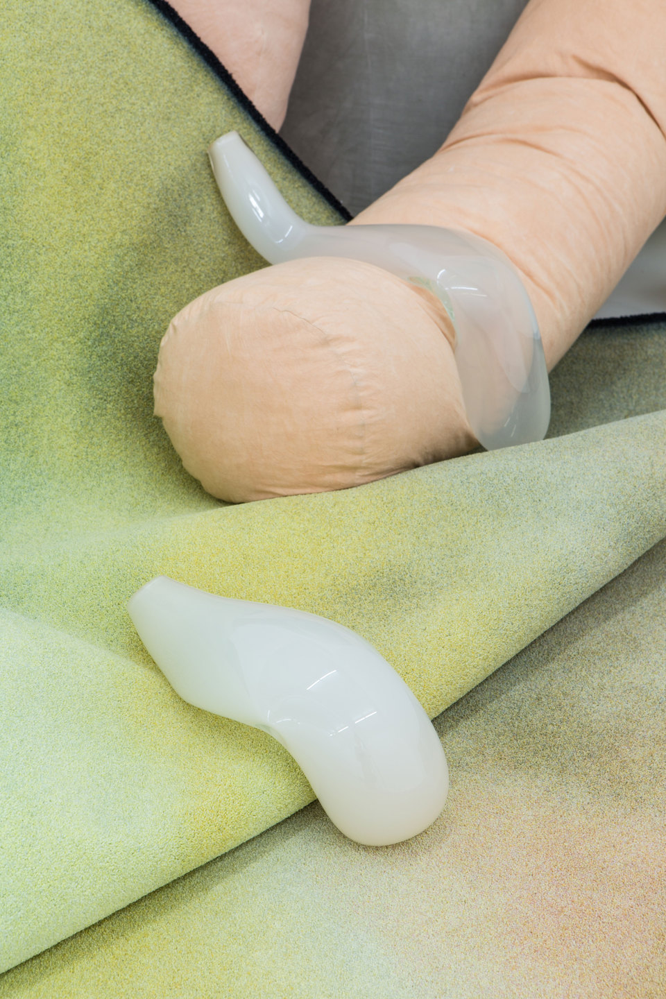 Julia Crabtree & William Evans, Gulch, 2016 (Detail), Cell Project Space Julia Crabtree & William Evans, Gulch, 2016 (Detail), Cell Project Space