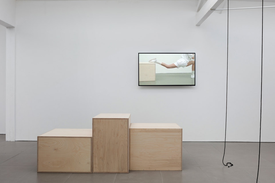 Nina Cristante, fitnessed I, 2016, digital HD video, 5 mins looped, fitnessed III, 2016, plywood 3 plyometric boxes, Cell Project Space