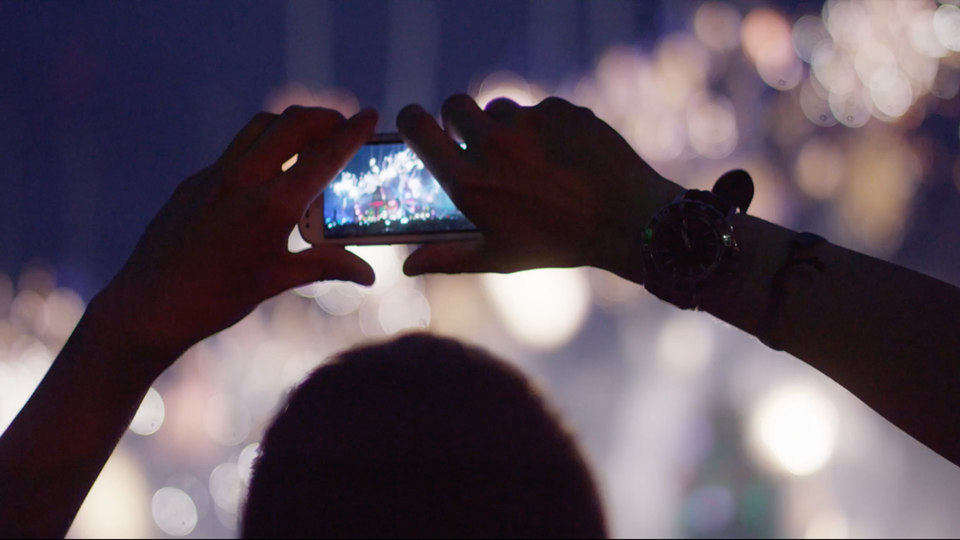 Anne De Vries, Critical Mass : Pure Immanence, 2015 Video: Full HD 1920 x 1080 projection screen: 300cm x 135cm Duration: 11 min loop, Cell Project Space