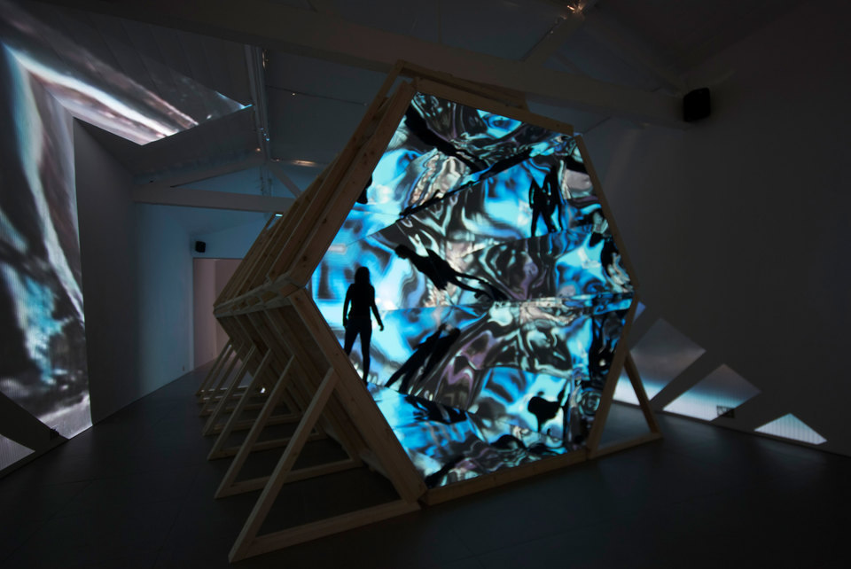 Laura Buckley, Fata Morgana, 2012, mixed media with 1/3 edition digital video, projection, duration 8:18 min, (l. 480 x w. 290 x h. 242 cm), Cell Project Space